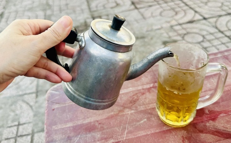 Trà xanh là thức uống bình dân nhiều công dụng. Ảnh: Ban Mai