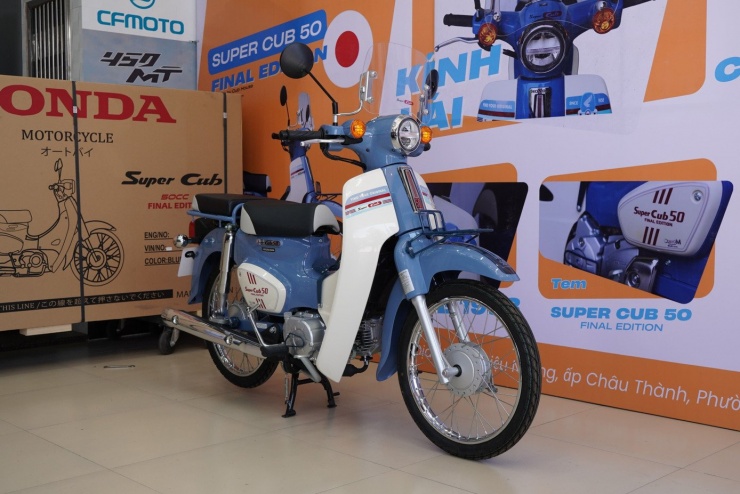 Bản độ ‘nhẹ’ Honda Super Cub 50 Final Edition giá trên 100 triệu đồng - 2