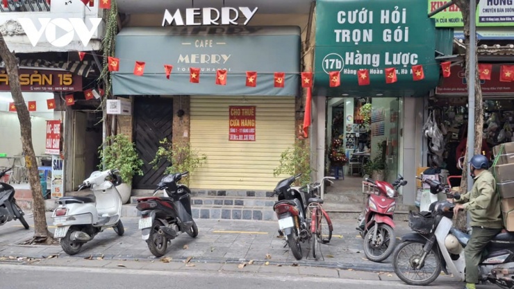 Trả mặt bằng hàng loạt tại Hà Nội, nhiều hộ kinh doanh nhỏ đang rút lui - 1