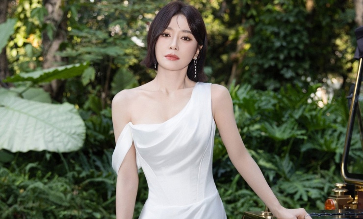 Ngoại trừ sắc vóc trẻ hơn tuổi và chuyện tình ái, diễn xuất của Tần Lam đang mất sức hút với khán giả. Người xem không mặn mà với các tác phẩm của cô.