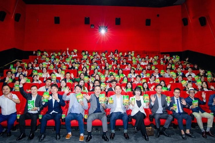 BĐS cuối năm 2025 sôi động, doanh nghiệp “chơi trội” khi đào tạo dự án tại rạp chiếu phim như một buổi “công chiếu” phim