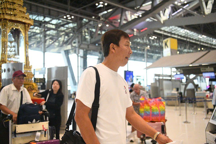 U22 Việt Nam mang HCV SEA Games về nước: Fan đón chào nồng nhiệt - 15