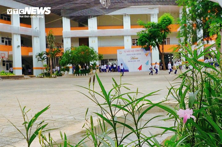 Học sinh không đăng ký hoạt động có thu phí sẽ được nhà trường bố trí tham gia các câu lạc bộ sinh hoạt chung trong cùng khung giờ học.