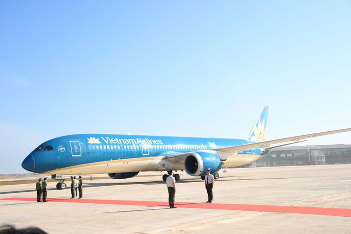 Hình ảnh chuyến bay đầu tiên hạ cánh xuống sân bay Long Thành - 3