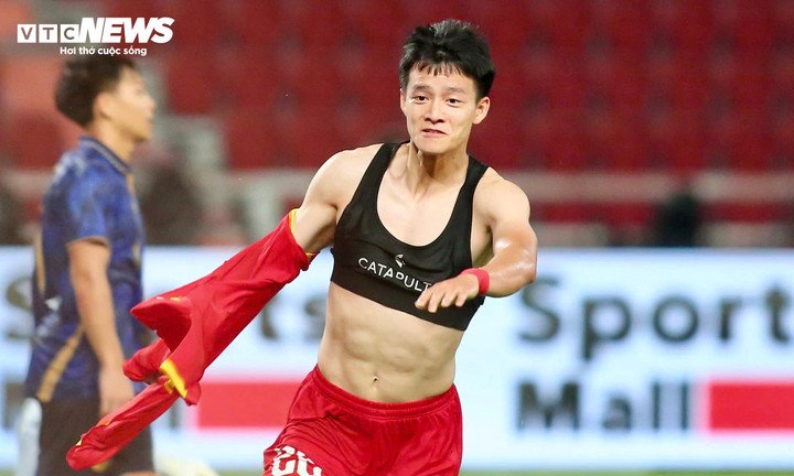 Không phải bàn cãi: HLV Kim Sang-sik là 'vua đấu cúp' Đông Nam Á - 1