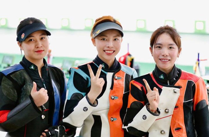 Sắc vóc 'hoa khôi bắn súng' mang hàm Thượng uý vừa phá kỷ lục ở SEA Games 33 - 2