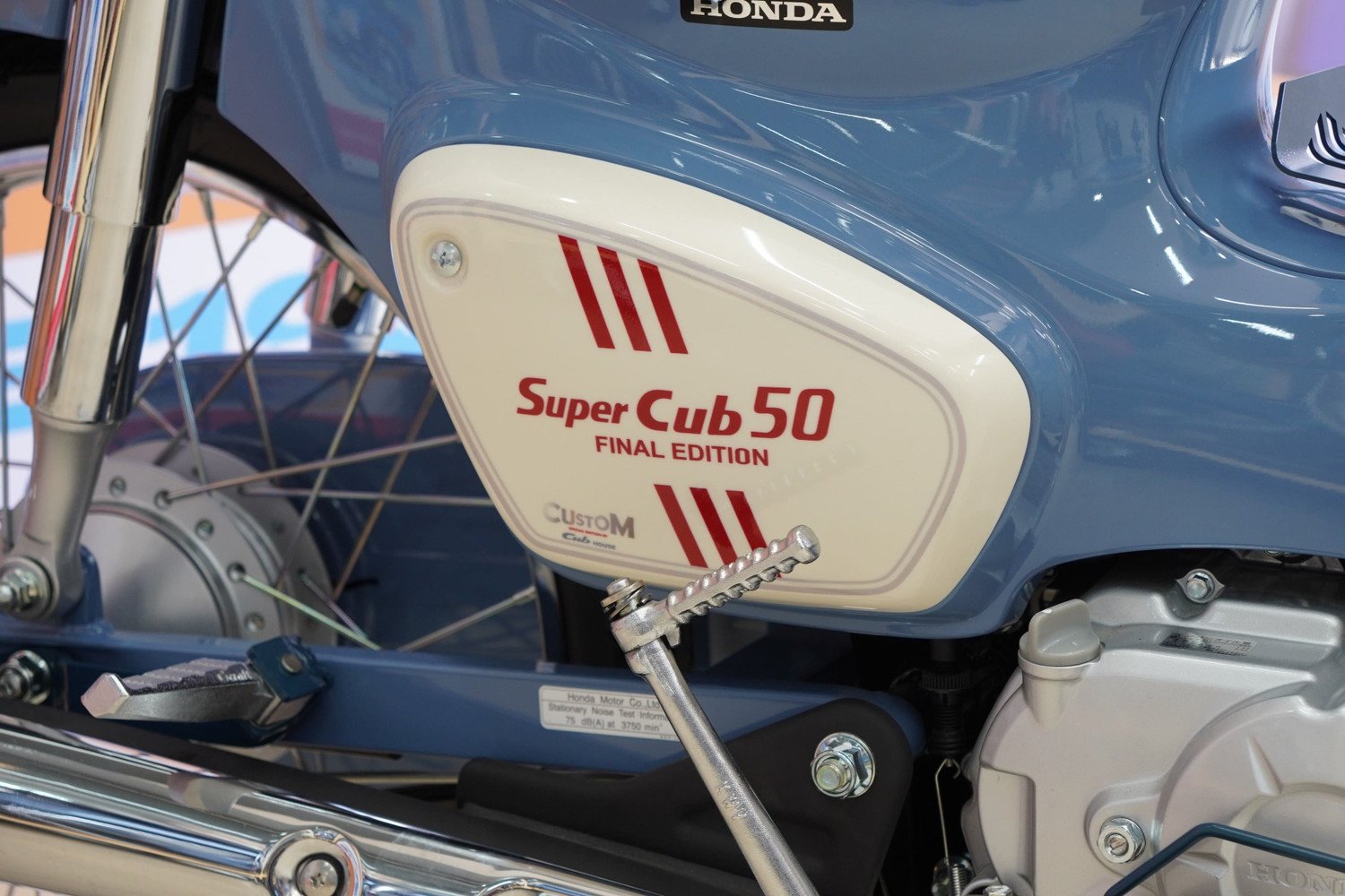 Bản độ ‘nhẹ’ Honda Super Cub 50 Final Edition giá trên 100 triệu đồng - 7