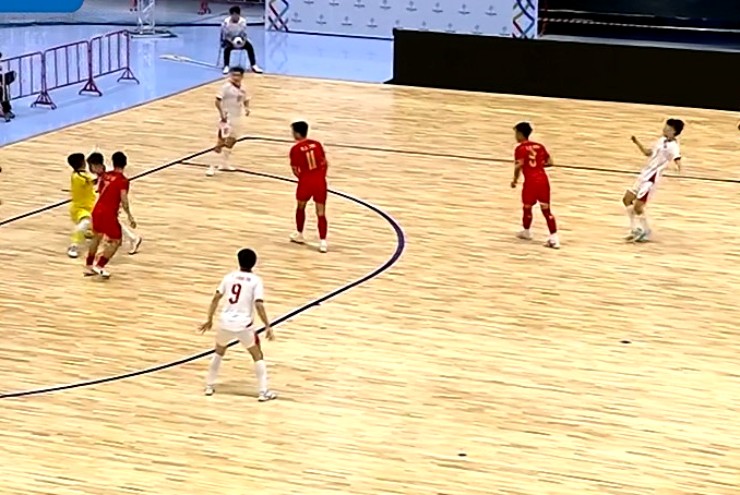 ĐT futsal Việt Nam rất vất vả trước Myanmar