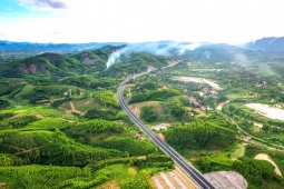 Cao tốc Bắc - Nam ngày đầu nối liền một dải