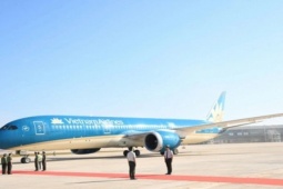 Hình ảnh chuyến bay đầu tiên hạ cánh xuống sân bay Long Thành