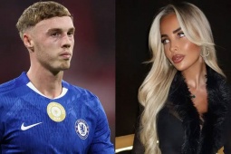 Cole Palmer giấu giếm hẹn hò siêu mẫu vẫn bị lộ, trúng giải gấu bông tặng mỹ nhân