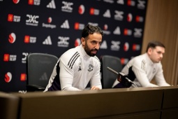 HLV Amorim chỉ trích 2 sao trẻ MU, tin "Quỷ đỏ" sẽ đua vô địch Ngoại hạng Anh