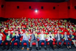 BĐS cuối năm 2025 sôi động, doanh nghiệp “chơi trội” khi đào tạo dự án tại rạp chiếu phim như một buổi “công chiếu” phim