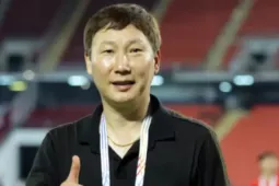 Xứ chùa vàng ngả mũ trước HLV Kim Sang-sik, hô hào bóng đá Thái 'đập đi làm lại'