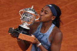 Nóng nhất thể thao chiều 19/12: Gauff kiếm tiền giỏi nhất 2025, kỳ tích sánh vai Serena Williams