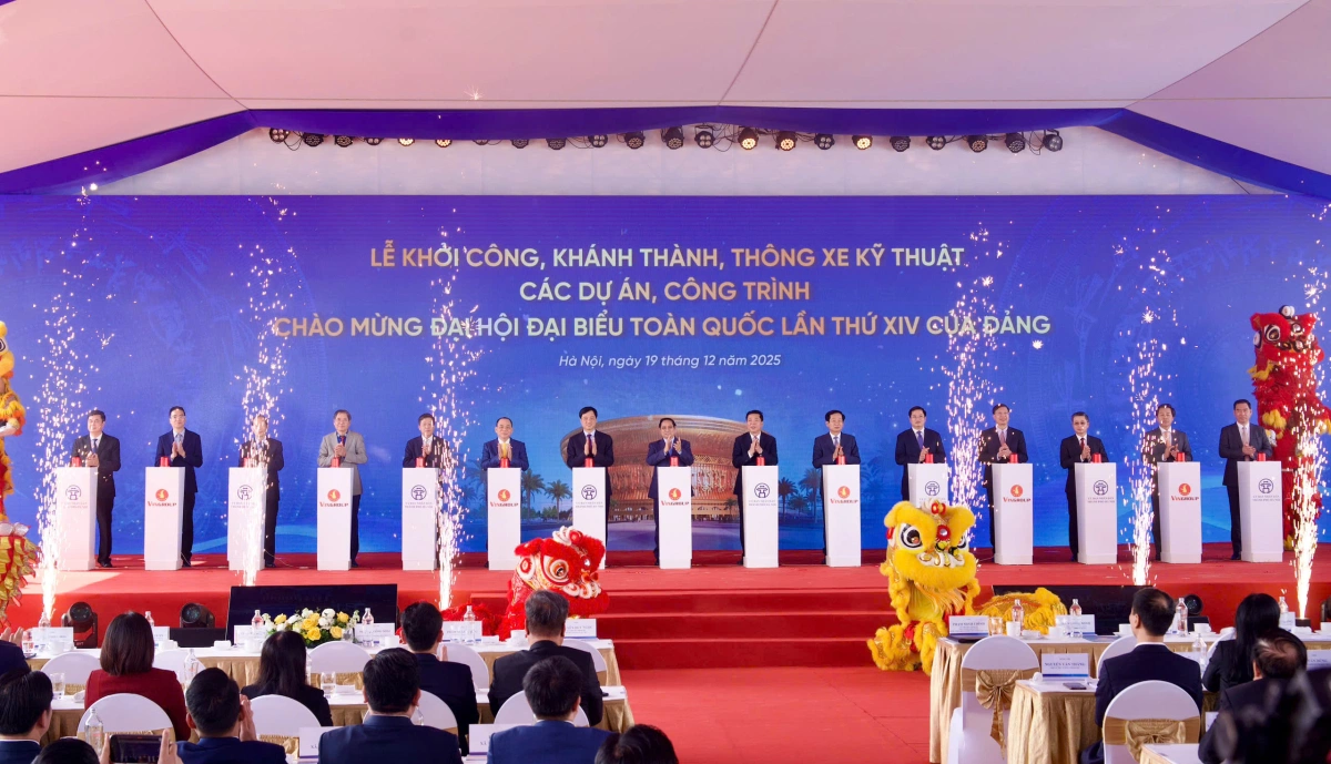 Thủ tướng và các đại biểu bấm nút khởi công, khánh thành các công trình tại điểm cầu Trung tâm thể thao Olympic Hà Nội. Ảnh:&nbsp;Giang Huy