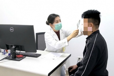 Ngứa dữ dội “vùng kín”, người đàn ông tá hoả khi phát hiện rận mu kí sinh