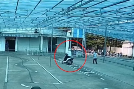 Clip: Cười chảy nước mắt thí sinh thi sa hình ngã “chổng vó lên trời"