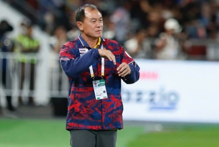 HLV U22 Thái Lan xin lỗi người hâm mộ, lo bị sa thải vì mất HCV ở SEA Games