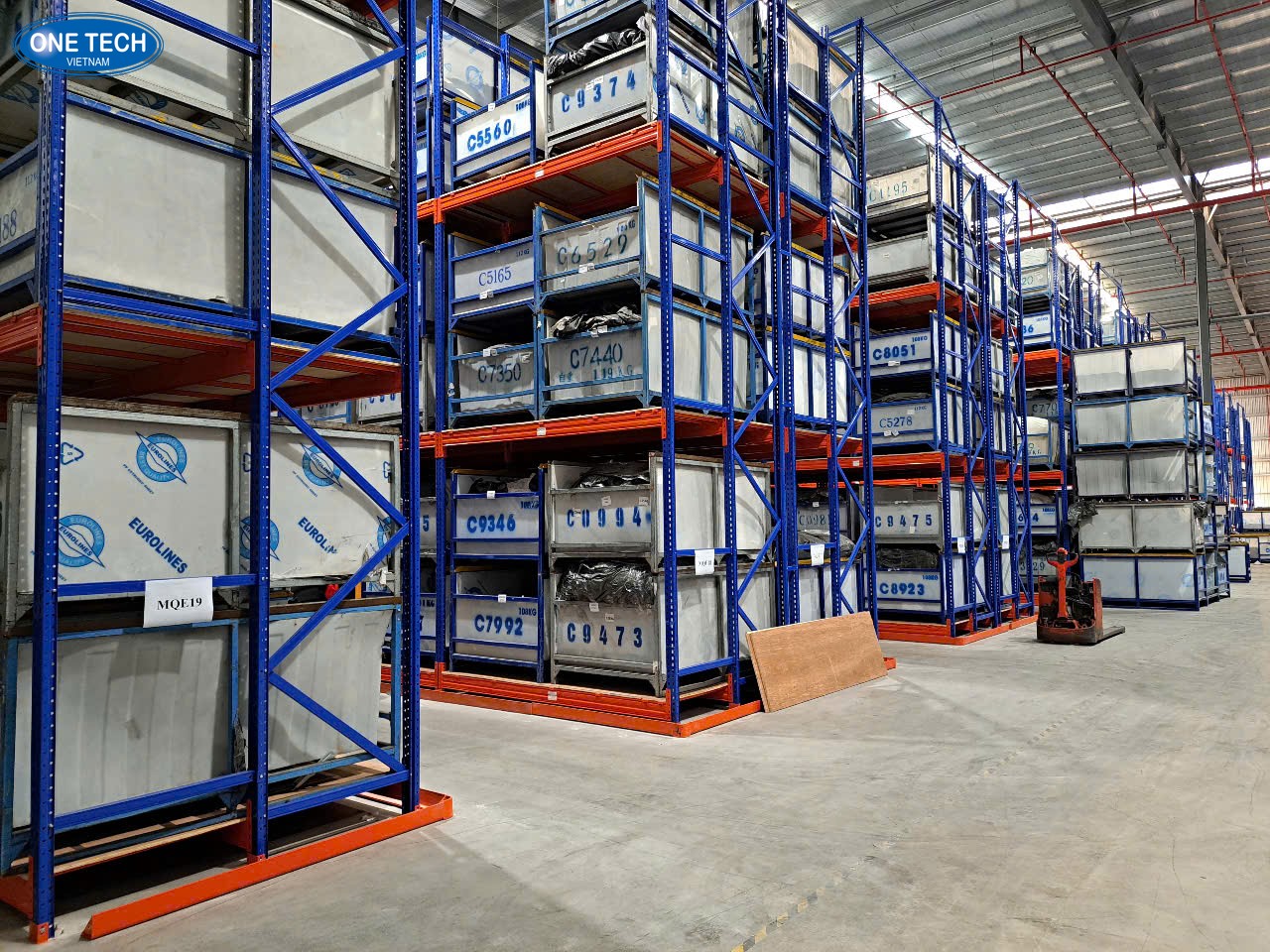 Chi phí thuê kho tăng mạnh, áp lực đè nặng doanh nghiệp