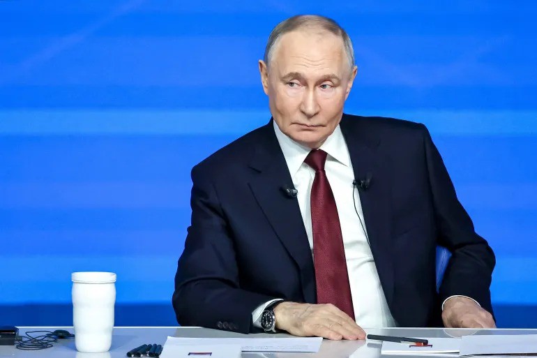 Ông Putin trong cuộc họp báo cuối năm (ảnh: Reuters)&nbsp;