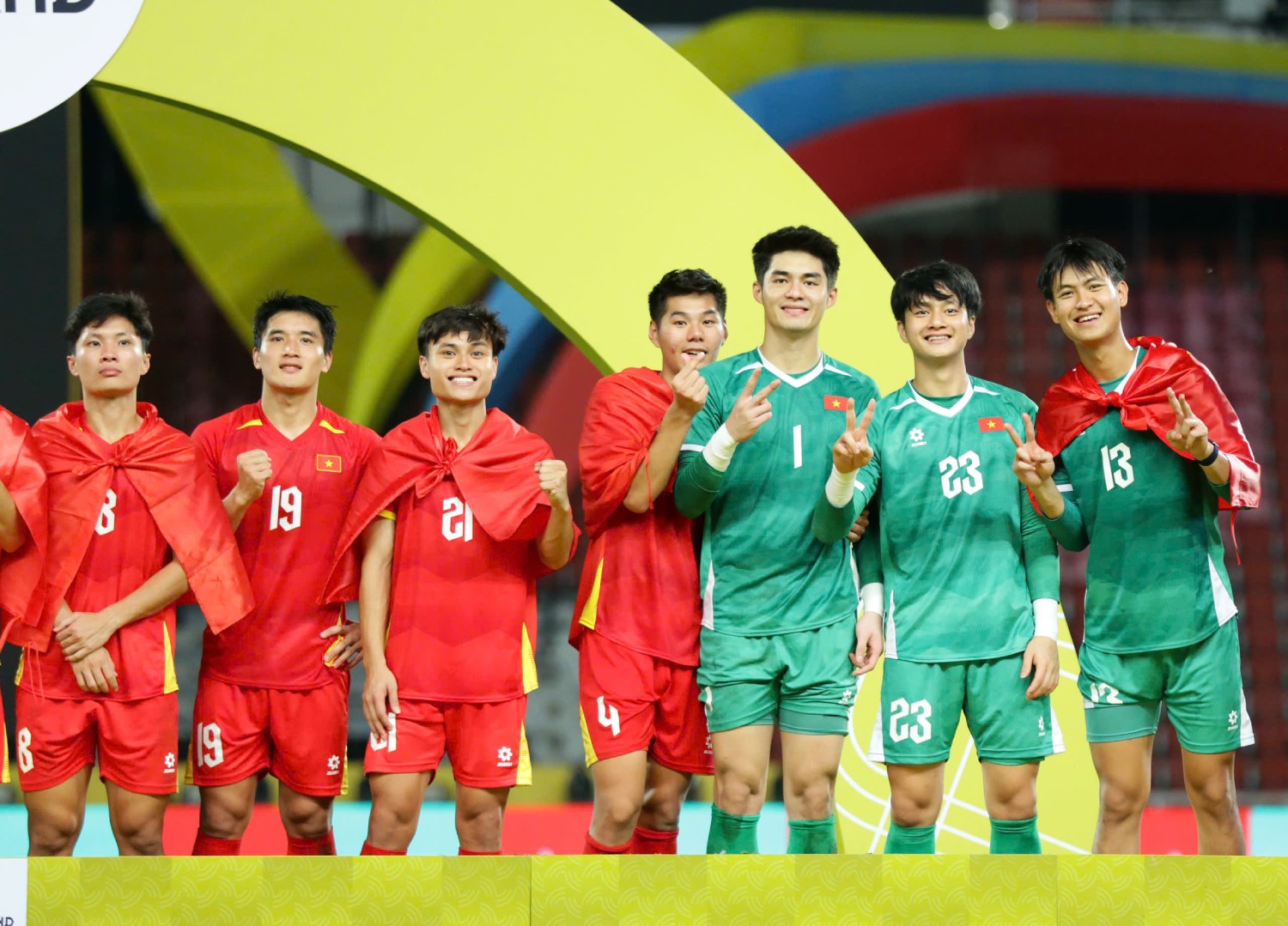 Nức lòng U22 Việt Nam hạ U22 Thái Lan ngoạn mục, đoạt huy chương vàng SEA Games - 7
