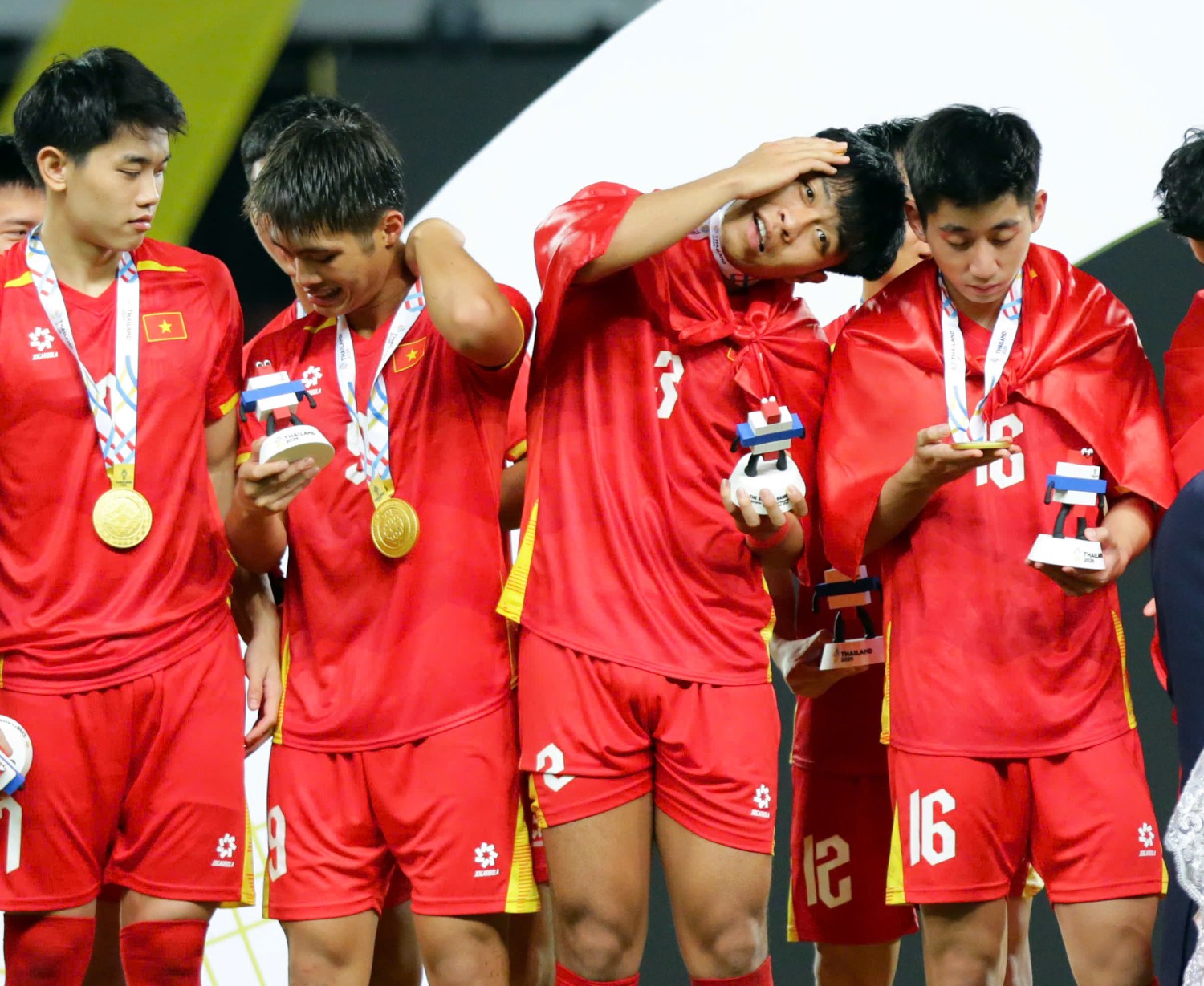 Nức lòng U22 Việt Nam hạ U22 Thái Lan ngoạn mục, đoạt huy chương vàng SEA Games - 6