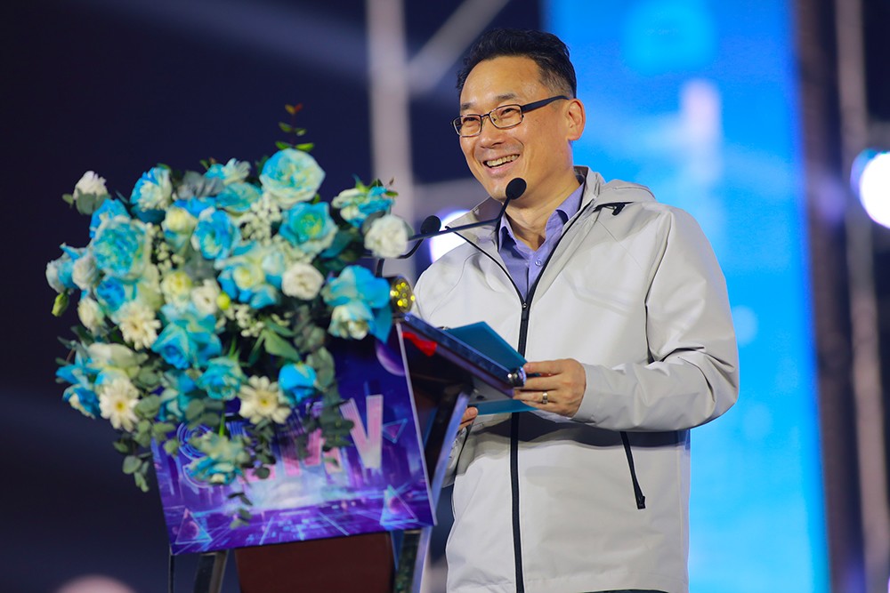 Ông Park Jong Bae - Tổng Giám đốc SEMV