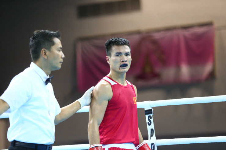 Đương bị chơi xấu chảy máu, nhưng sau đó bị xử thua