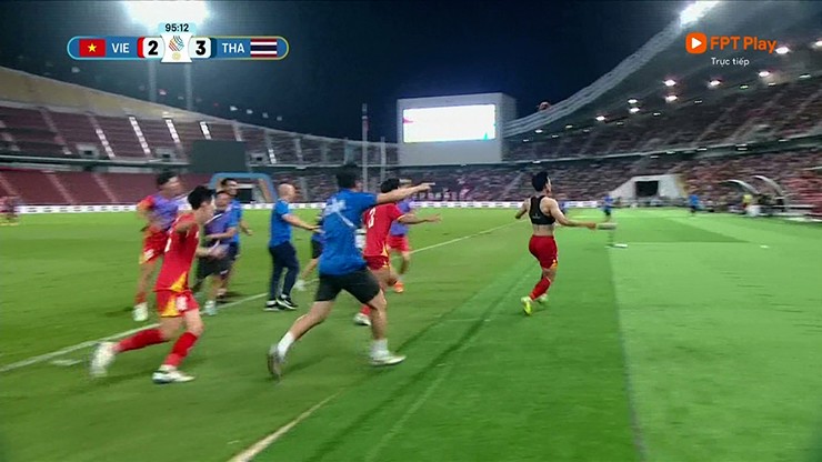 Bảng tỉ số hiển thị nhầm lẫn sau pha lập công của Thanh Nhàn