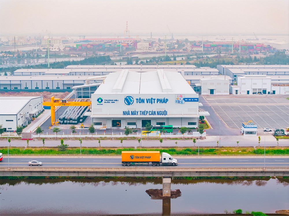 Toàn cảnh nhà máy nhìn từ trên cao.