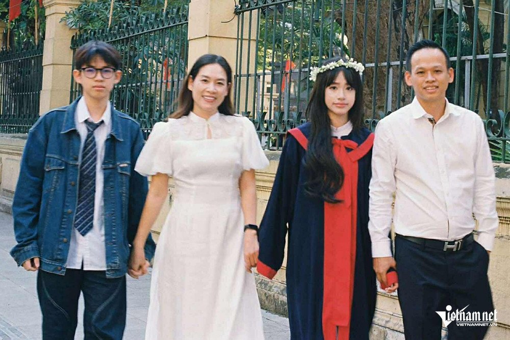 Gia đình nhỏ của diễn viên Hà Hương. Ảnh: NVCC