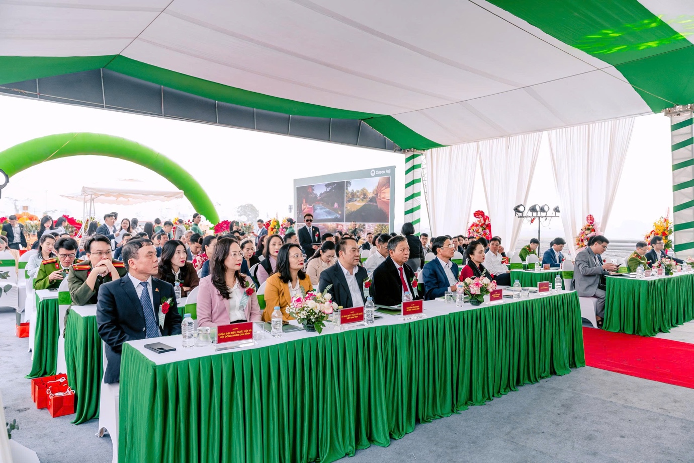 Đại biểu lãnh đạo các cấp, đại diện Onsen Fuji Hà Nam và đối tác tham dự lễ khởi công dự án Lynn Times Onsen Retreat Nam Hà Nội.