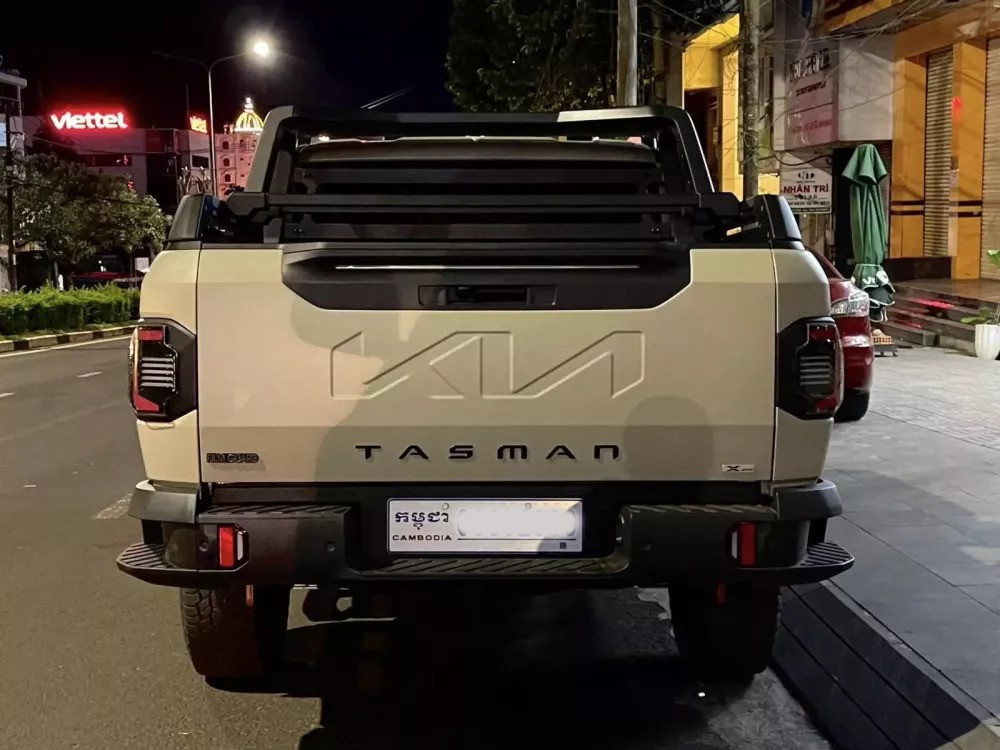 Kia Tasman đầu tiên xuất hiện tại Việt Nam - 5