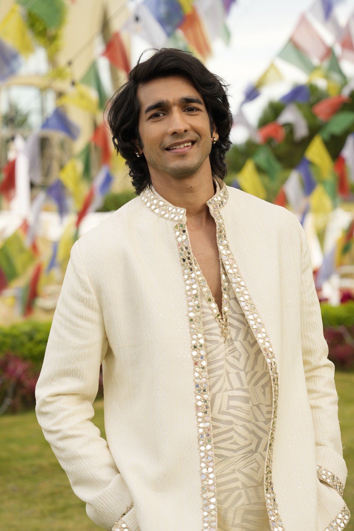 Tạo hình của hai diễn viên chính trong lễ cưới được đầu tư tỉ mỉ.