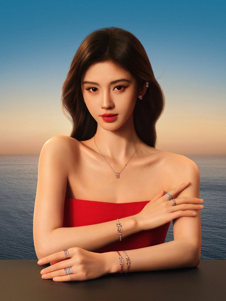 Cúc Tịnh Y đang nảy sinh tranh cãi với công ty quản lý.