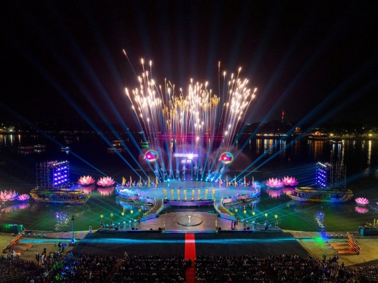 Năm Du lịch quốc gia - Huế 2025 đã triển khai thành công hơn 170 chương trình, sự kiện văn hóa, thể thao và du lịch trên phạm vi cả nước.