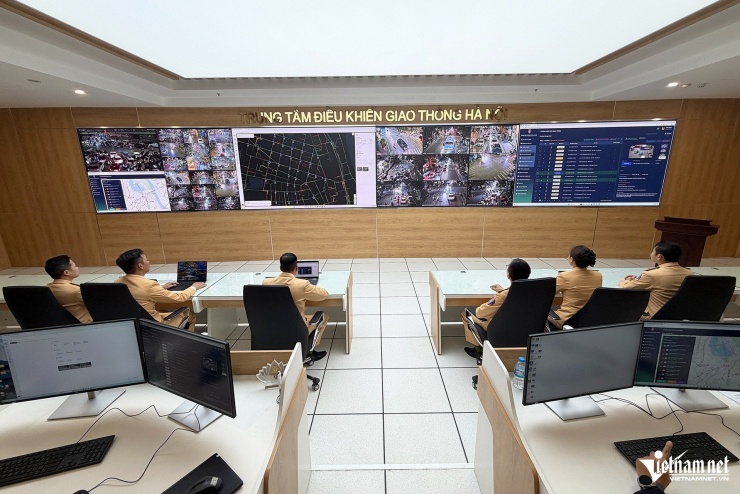 1.837 camera AI kết nối trực tiếp với 188 tủ điều khiển đèn tín hiệu giao thông ứng dụng AI được kết nối với Trung tâm điều khiển giao thông Hà Nội.