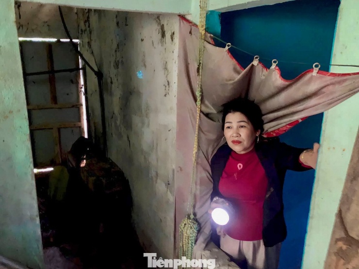 Đất sạt vào tận nhà, nhiều hộ dân Đà Nẵng không dám ngủ mỗi khi mưa lớn - 3