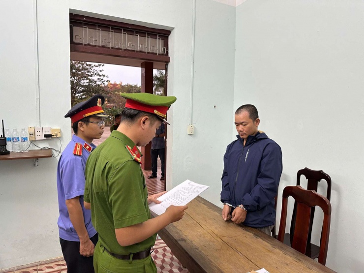 Phòng Cảnh sát hình sự Công an thành phố Đà Nẵng đã ra quyết định khởi tố vụ án hình sự, khởi tố bị can, lệnh bắt bị can để tạm giam đối với Võ Văn Tiến (SN 1986; trú thôn Thanh Ly 2, xã Thăng Bình) để điều tra về hành vi “Giết người”. Ảnh: CAĐN