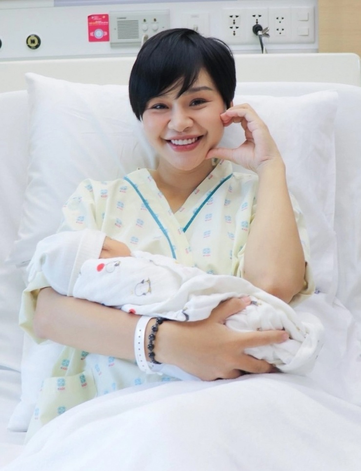 20 sao Việt sinh con năm 2025 - 15