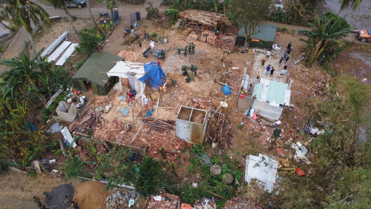 Loạt nhà chống lũ ở Hòa Thịnh sau hơn hai tuần xây dựng - 2