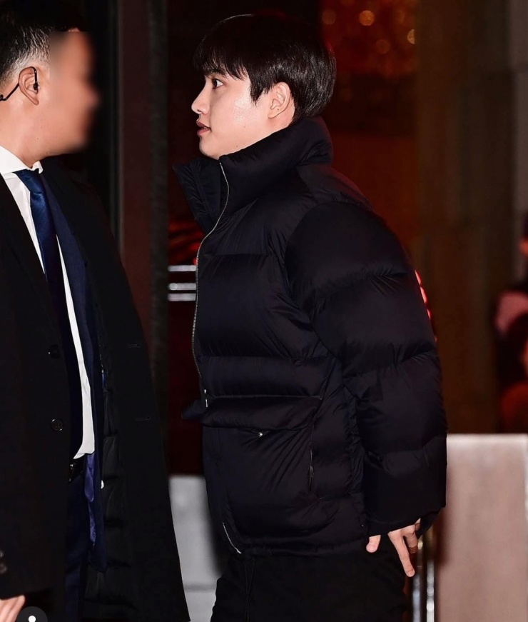 Nhiều fan đùa rằng, khi hỏi hôm nay ai là người bận rộn nhất K-Biz, người ta sẽ trả lời là D.O. (EXO).