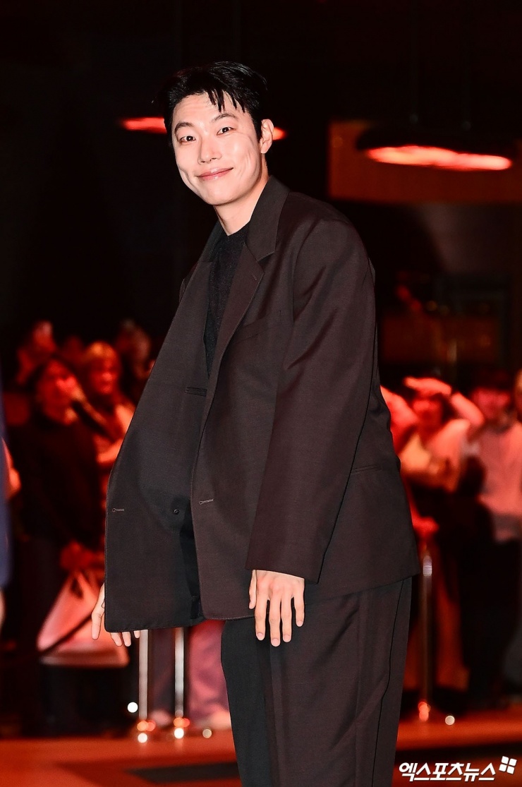 Khách mời đổ bộ hôn lễ Kim Woo Bin - Shin Min Ah: D.O. chạy show, bất ngờ với V BTS - 12