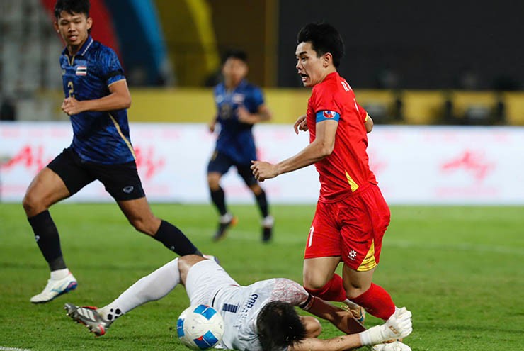 Quả penalty của Đình Bắc ở đầu hiệp 2 chính là khởi nguồn cho cuộc lội ngược dòng ấn tượng