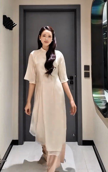 Chưa sang năm mới nhưng Hoa hậu Đỗ Thị Hà đã chuẩn bị áo dài đón Tết rồi đây - 5