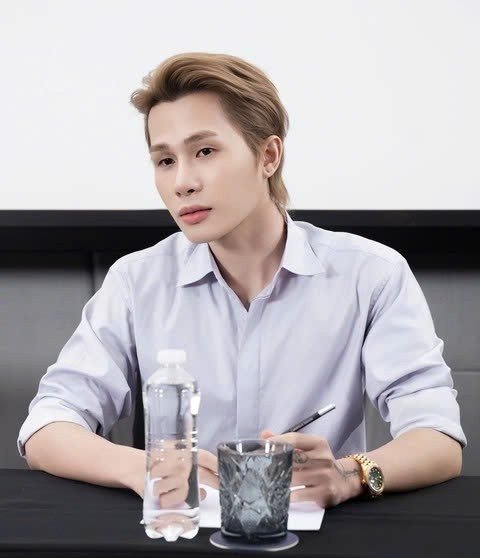 Những chia sẻ tại họp báo đã khiến câu chuyện vốn âm ỉ trong thời gian dài tiếp tục trở thành tâm điểm bàn luận trên các diễn đàn và mạng xã hội.