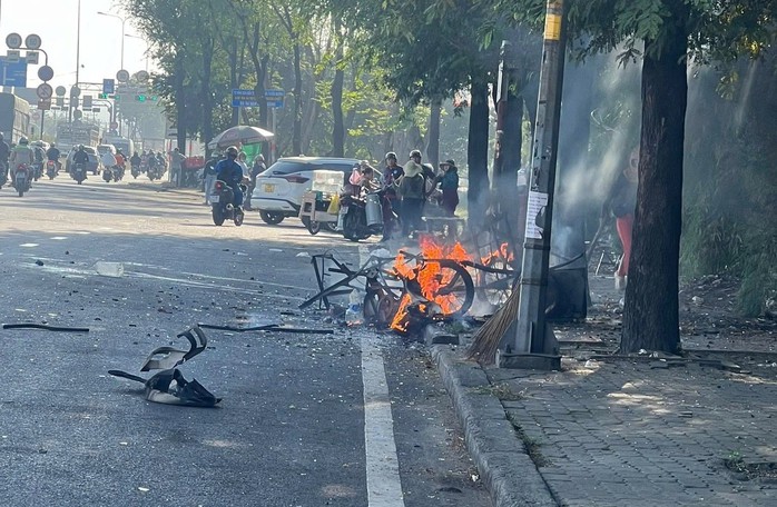 Nhiều người khiến vía.