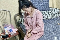 Cảnh sát kiểm tra phòng kín, phát hiện bí mật của cô gái 28 tuổi cùng 2 người đàn ông