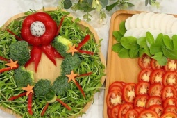 Mâm rau củ hóa cây thông, vòng nguyệt quế đón Giáng sinh